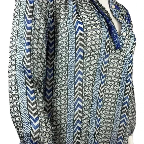 Lucky Brand blue and white print top size 1X - Picture 5 of 9